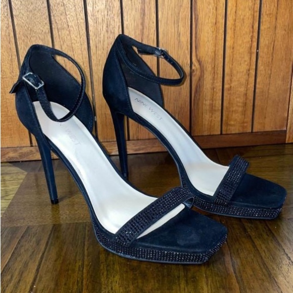NEW Nine West beaded black high heels size 9.5 Women